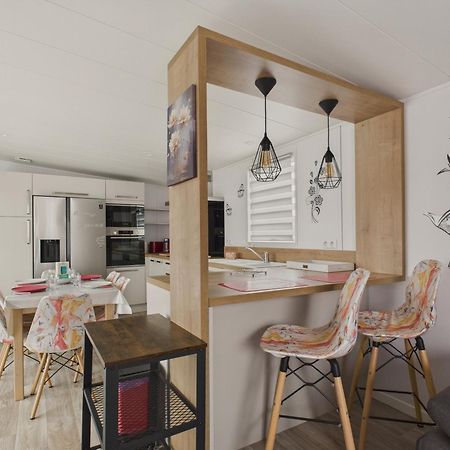 Joli Chalet Pour 6 - Domaine Avec Piscine Бретиньоль-сюр-Мер Экстерьер фото