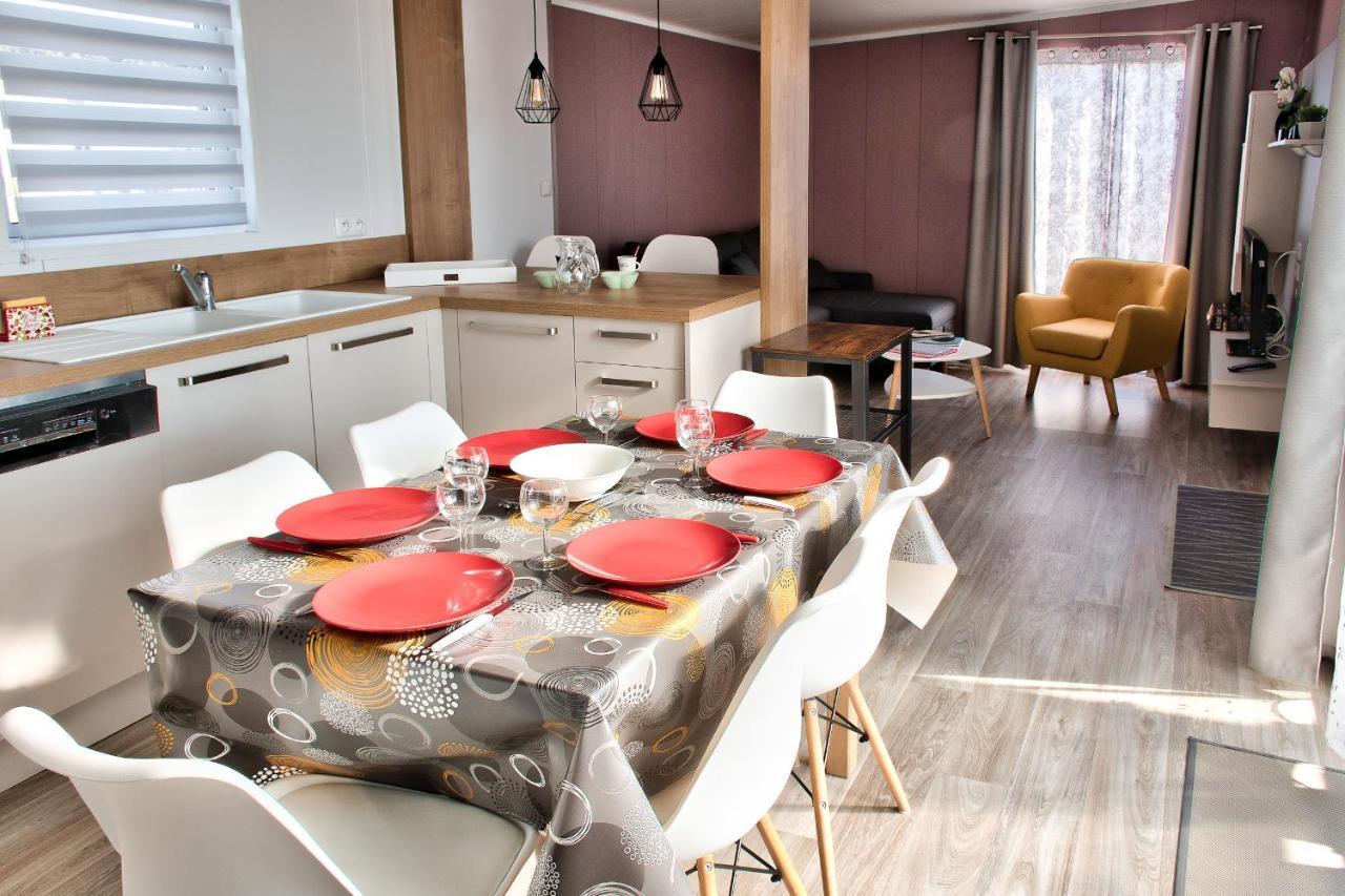 Joli Chalet Pour 6 - Domaine Avec Piscine Бретиньоль-сюр-Мер Экстерьер фото