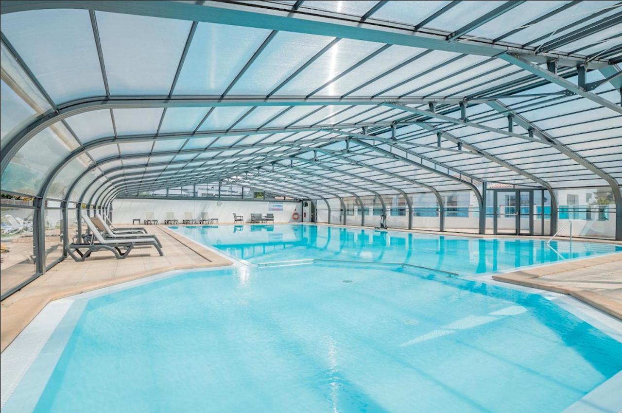 Joli Chalet Pour 6 - Domaine Avec Piscine Бретиньоль-сюр-Мер Экстерьер фото